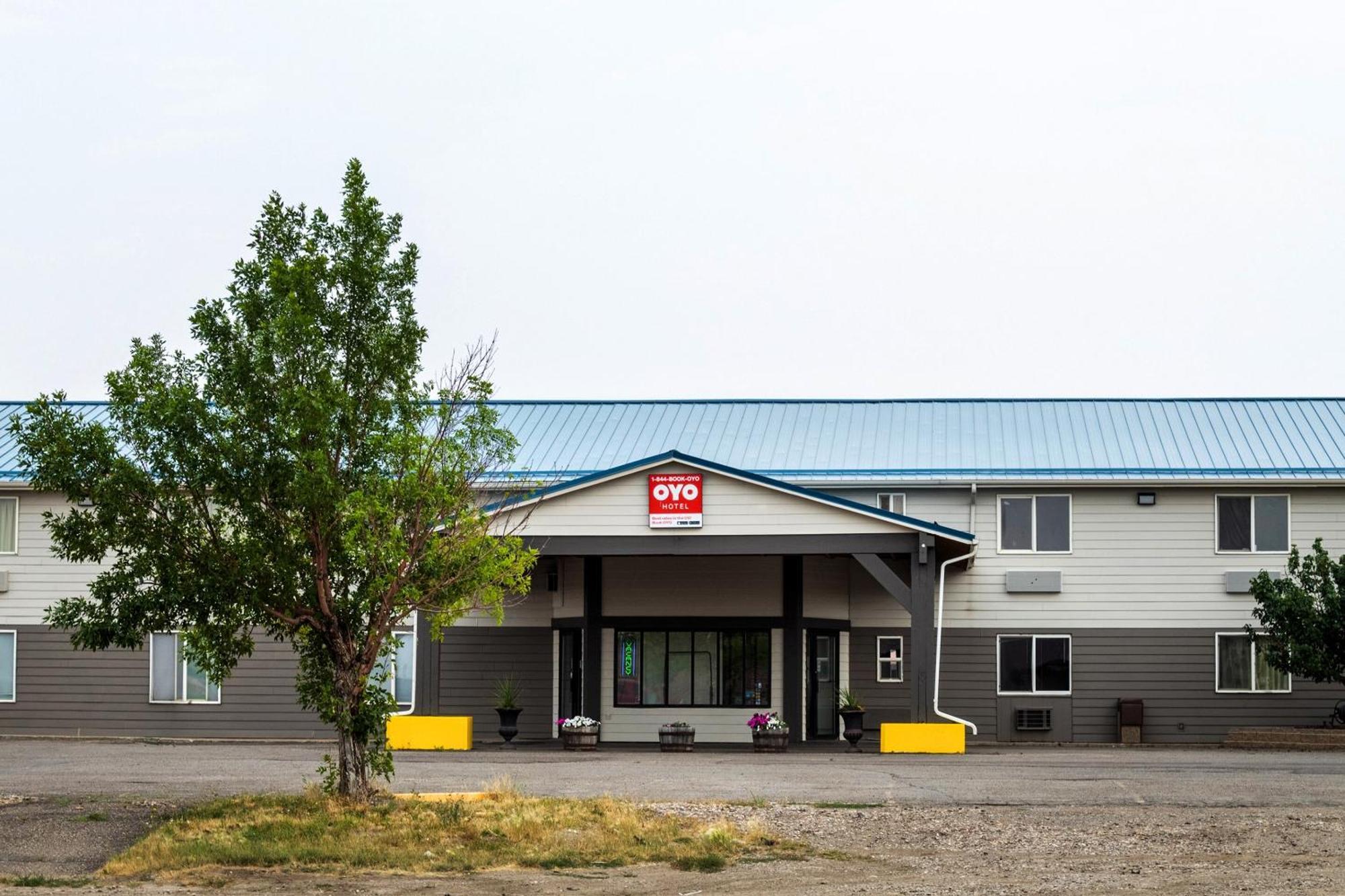 Oyo Hotel Shelby Mt Hwy 2 & I-15 외부 사진
