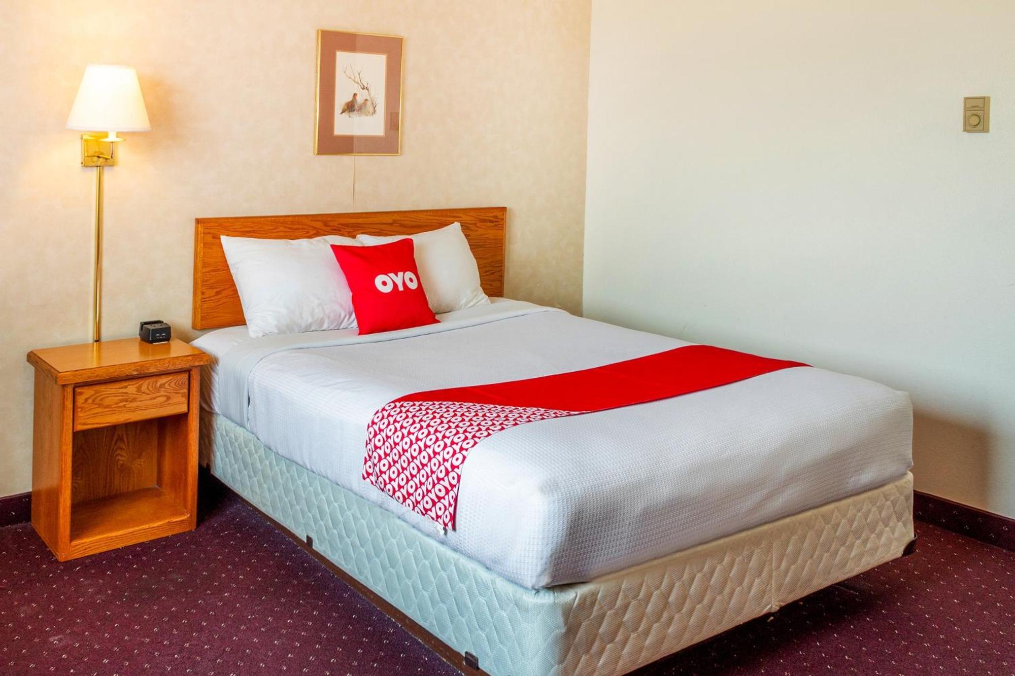 Oyo Hotel Shelby Mt Hwy 2 & I-15 외부 사진