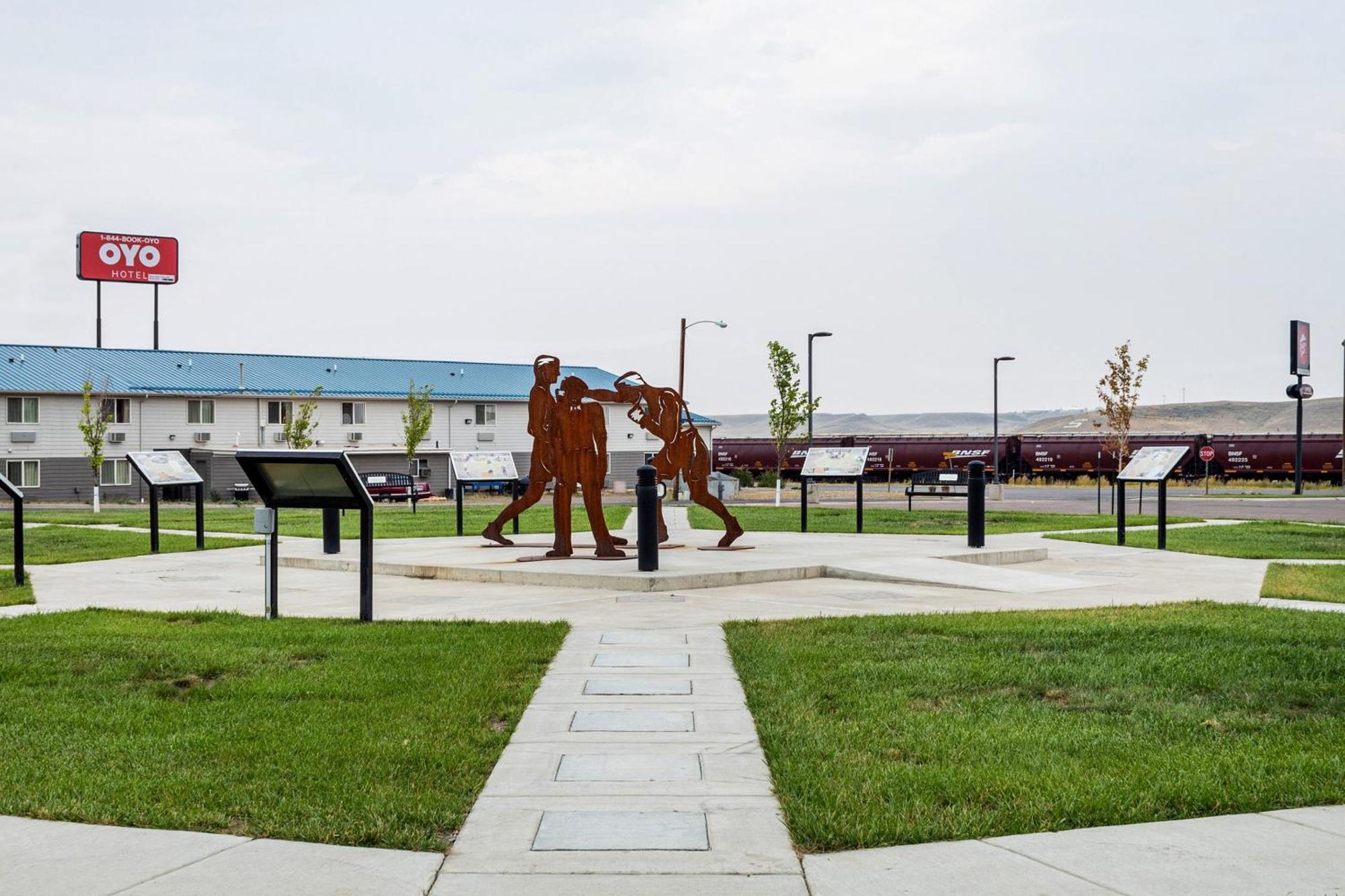 Oyo Hotel Shelby Mt Hwy 2 & I-15 외부 사진