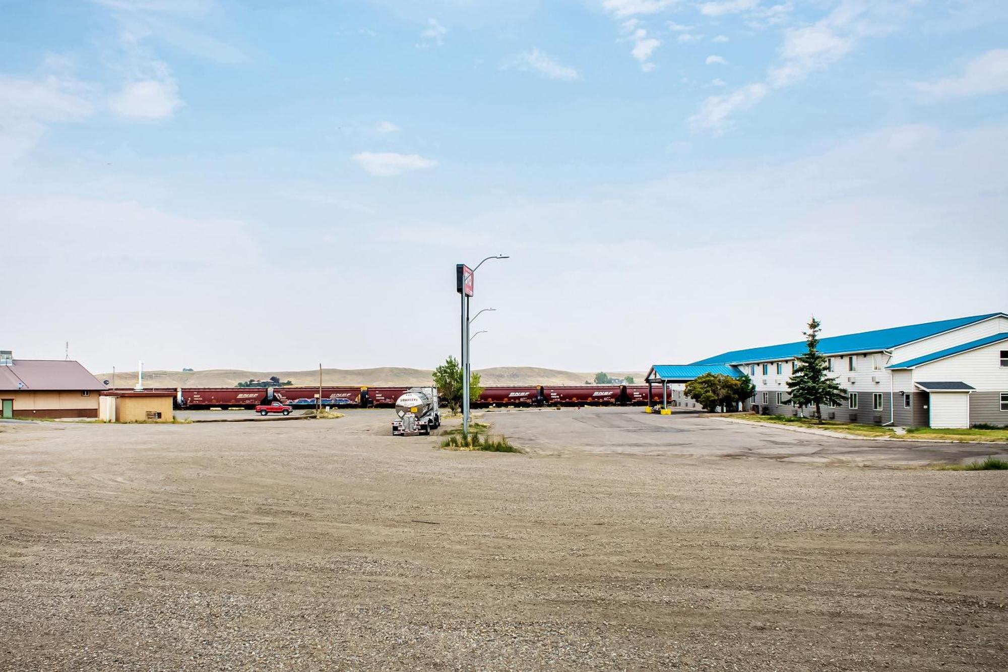 Oyo Hotel Shelby Mt Hwy 2 & I-15 외부 사진